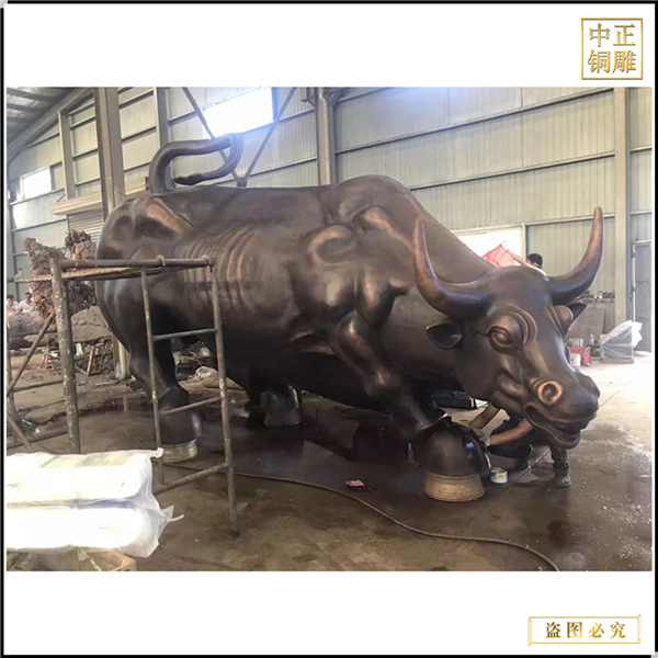 纯铜铸造华尔街牛雕塑 (图1)